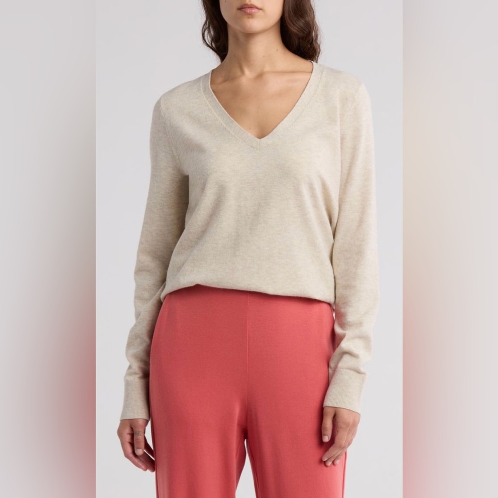 Nordstrom Rack Cream V Neck Sweater/Size L/NWT